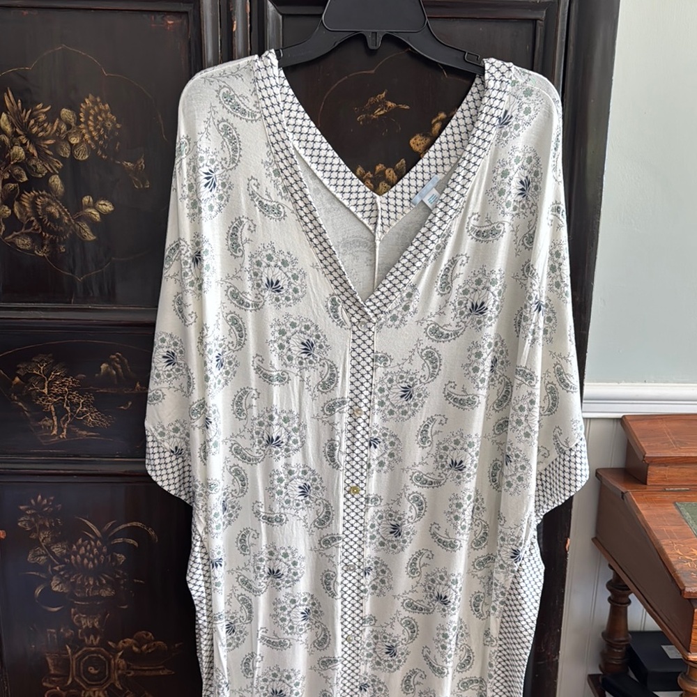 Eberjey cream  and Blue loungewear  kaftan with V-Neck and print Detail